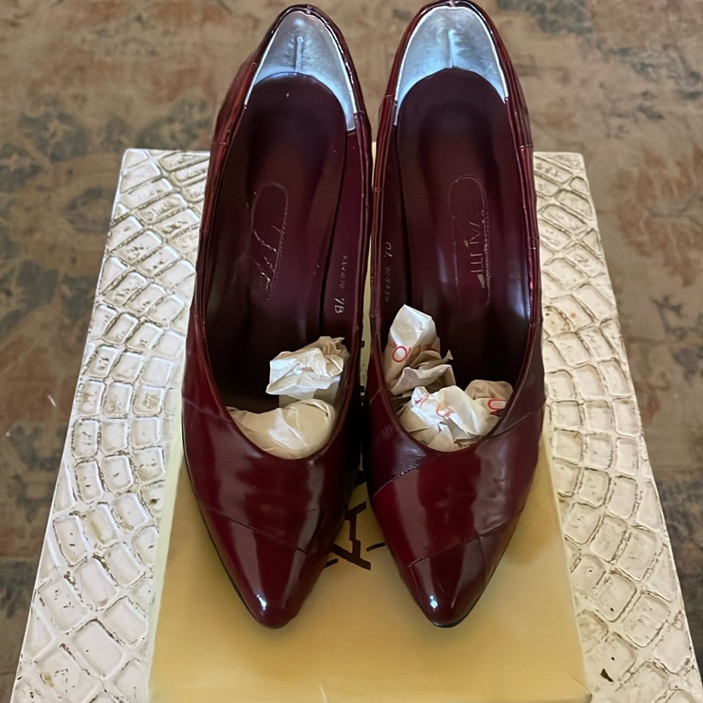 Avanti size 7B vintage heels